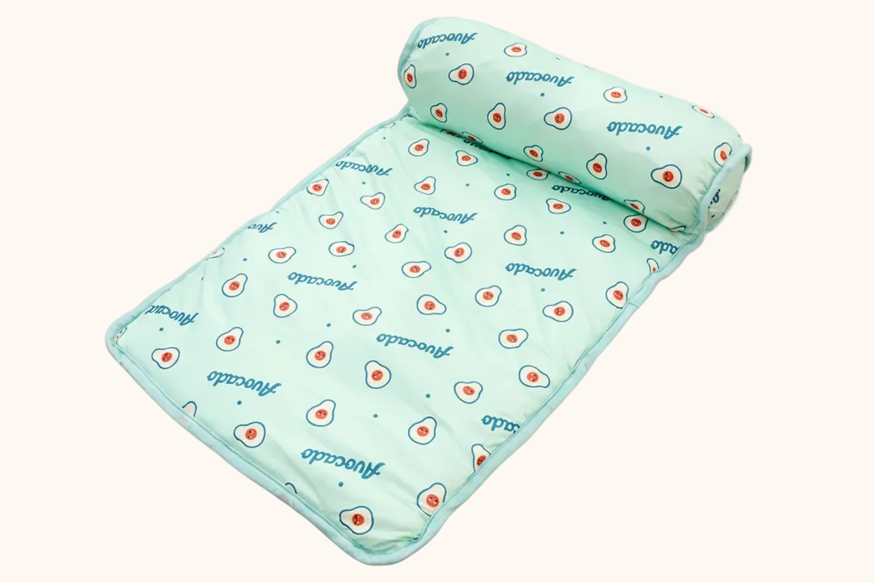 Lettino per cani ZampyBed verde con rivestimento morbido e traspirante, ideale per il comfort del tuo animale domestico.