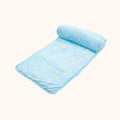 Lettino per cani ZampyBed azzurro con rivestimento morbido e traspirante, ideale per il comfort del tuo animale domestico.